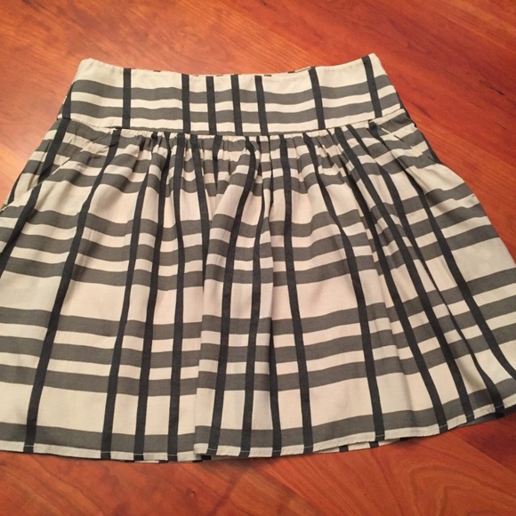 Kookai Plaid Short Skirt  Size 40 / M - Picture 4 of 6